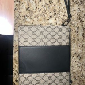 GUCCI 2018 wristlet clutch